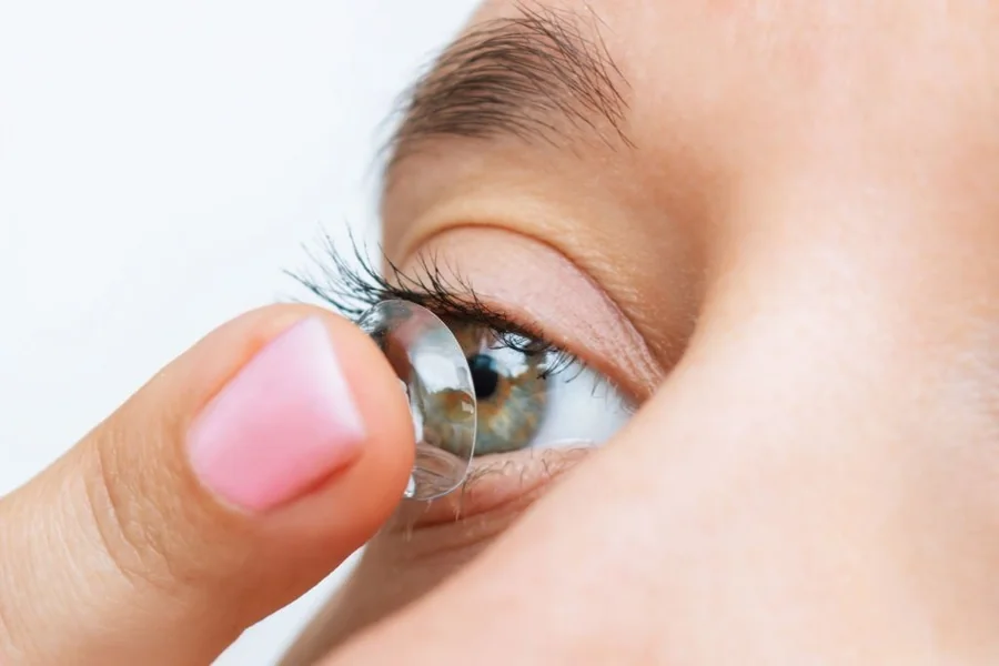Debunks Myths Around Drops and Coloured Daily Lens Safety for Dry Eye Users